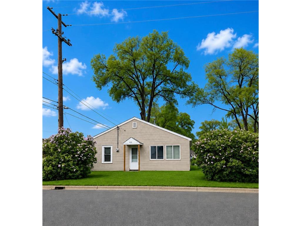 635 1st St NE Saint Cloud MN 56304 7080940 image1