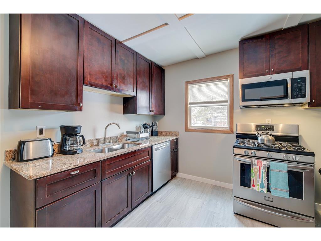 635 Canton Street Saint Paul MN 55102 7039216 image12