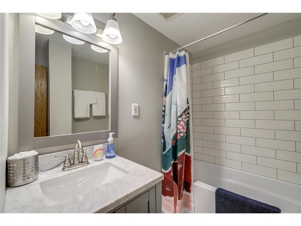 635 Canton Street Saint Paul MN 55102 7039216 image18