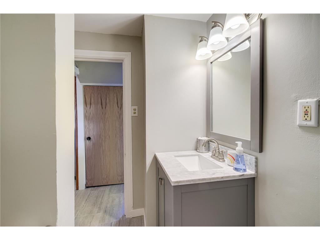 635 Canton Street Saint Paul MN 55102 7039216 image19