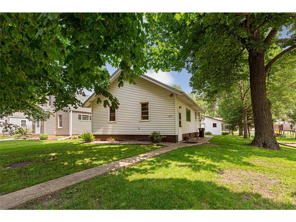 635 Columbus Avenue Westbrook MN 56183 6571061 image1