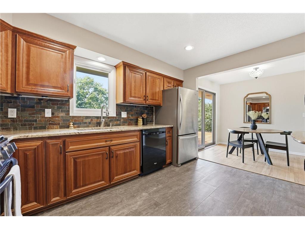 635 Iona Lane Roseville MN 55113 7089960 image10