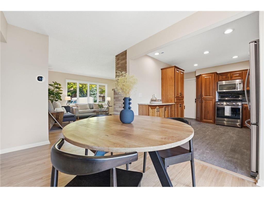 635 Iona Lane Roseville MN 55113 7089960 image15