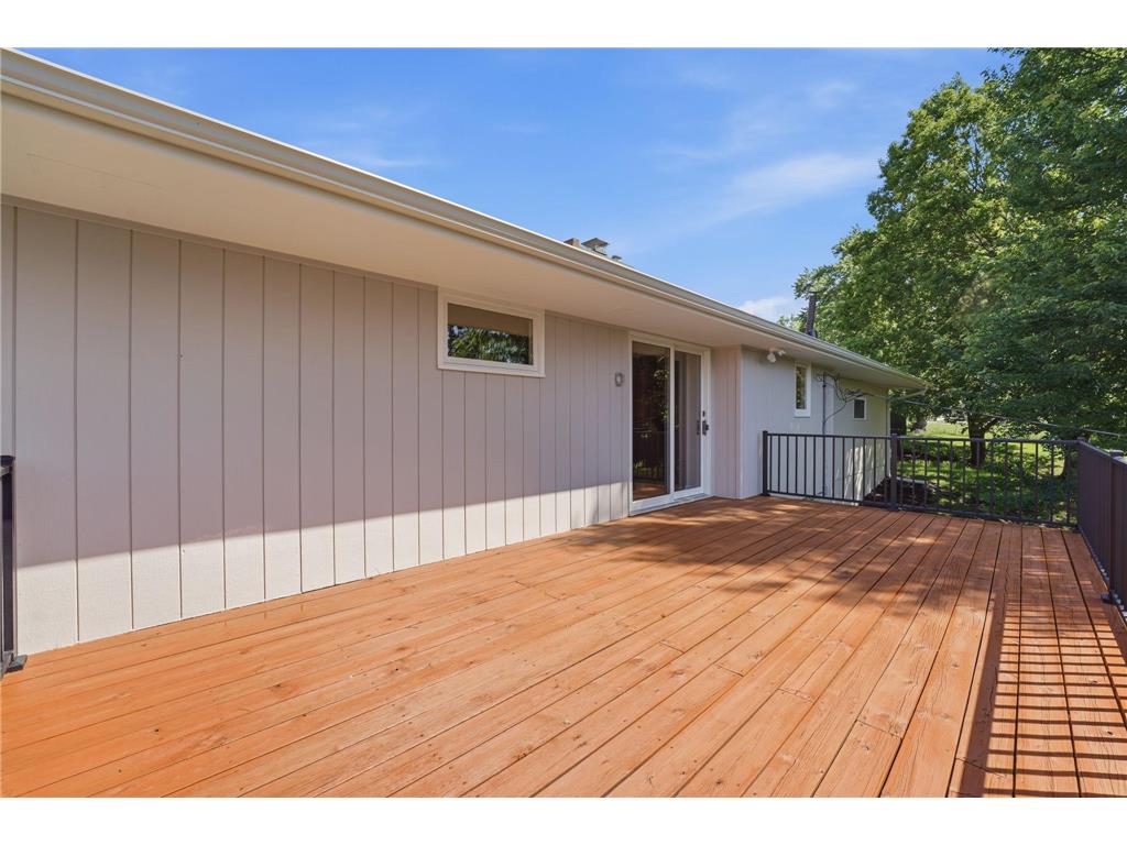 635 Iona Lane Roseville MN 55113 7089960 image38