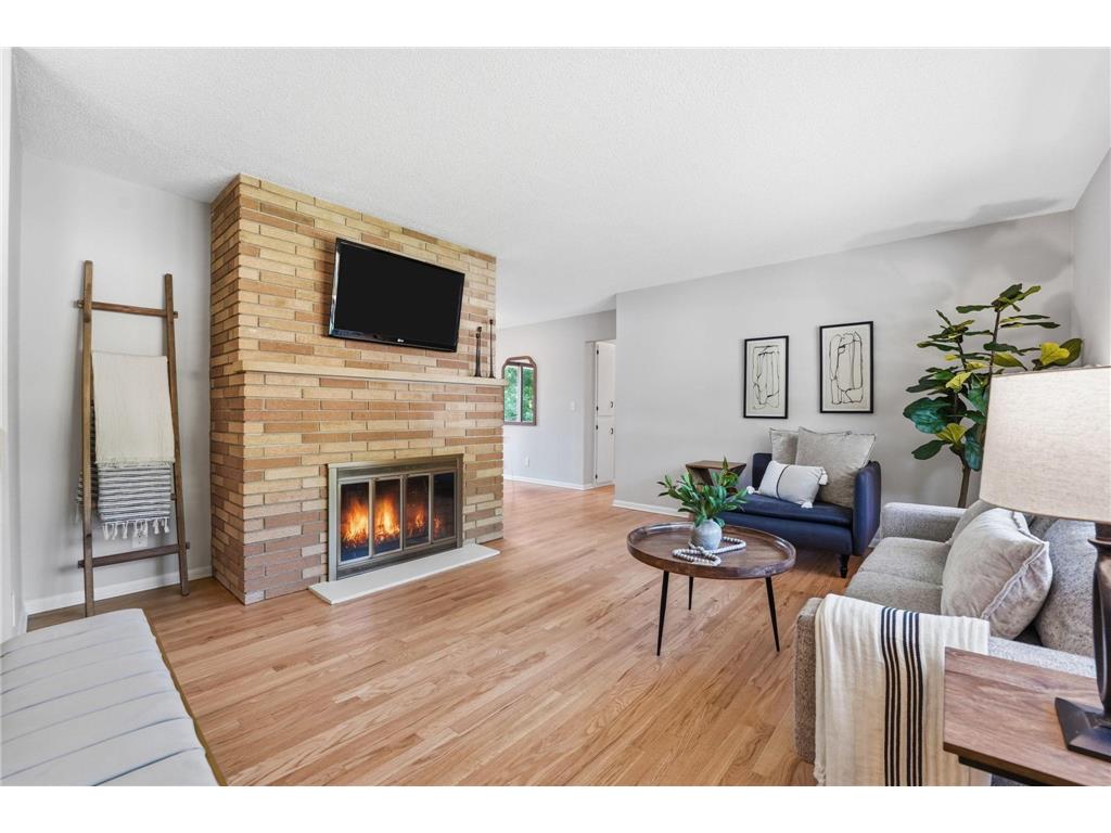 635 Iona Lane Roseville MN 55113 7089960 image4