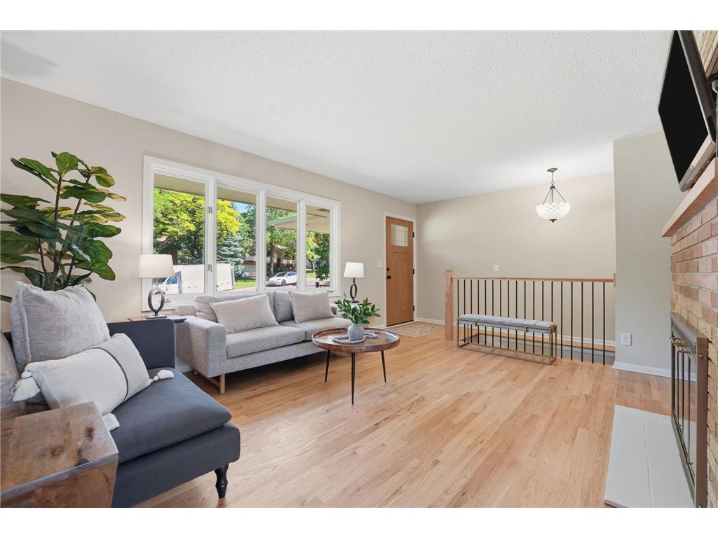 635 Iona Lane Roseville MN 55113 7089960 image6