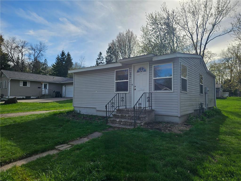 635 Park Avenue New Richmond WI 54017 7064151 image1