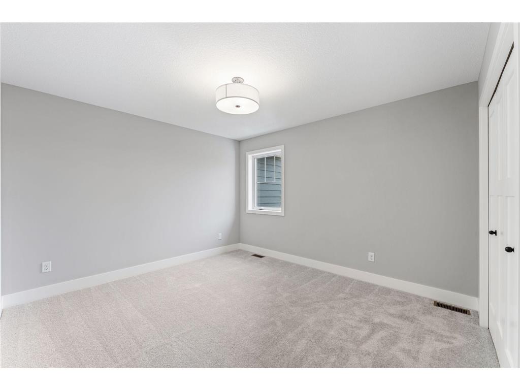 635 Parkside Court Eagan MN 55123 6780921 image27