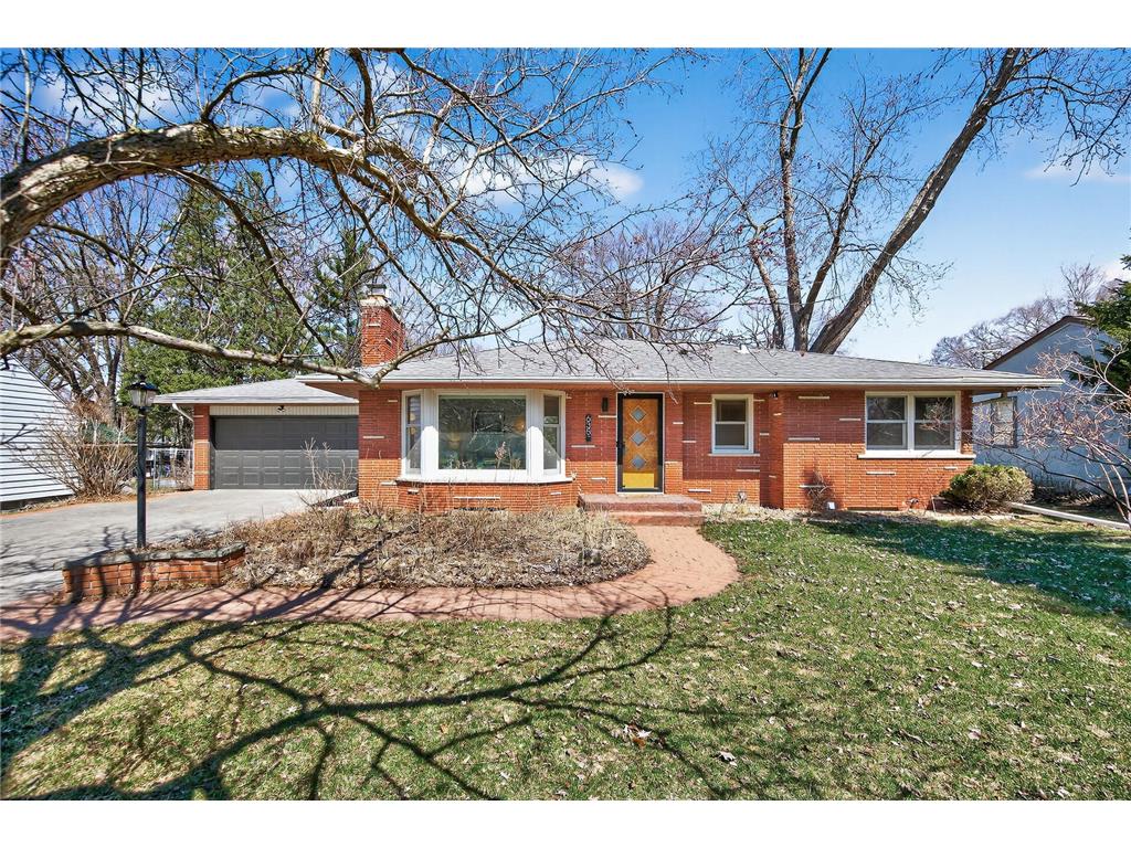 635 Shryer Avenue W Roseville MN 55113 7050387 image1