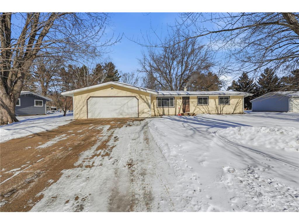 635 W 9th Street Rush City MN 55069 7019158 image1