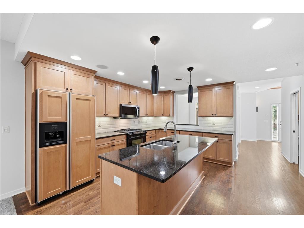 635 Willoughby Way W Minnetonka MN 55305 7081222 image2