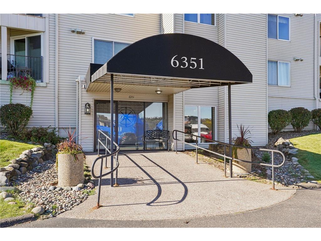 6351 Saint Croix Trail N #240 Oak Park Heights MN 55082 - St Croix River 6801148 image1