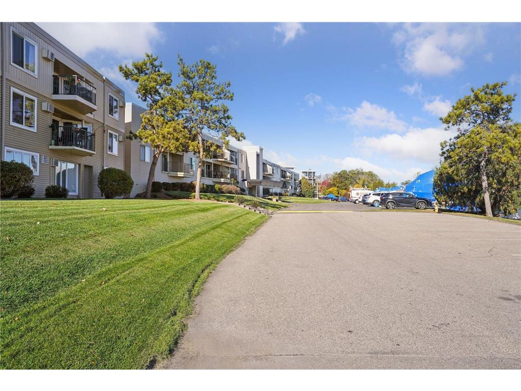 6351 Saint Croix Trail N #240 Oak Park Heights MN 55082 - St Croix River 6801148 image3