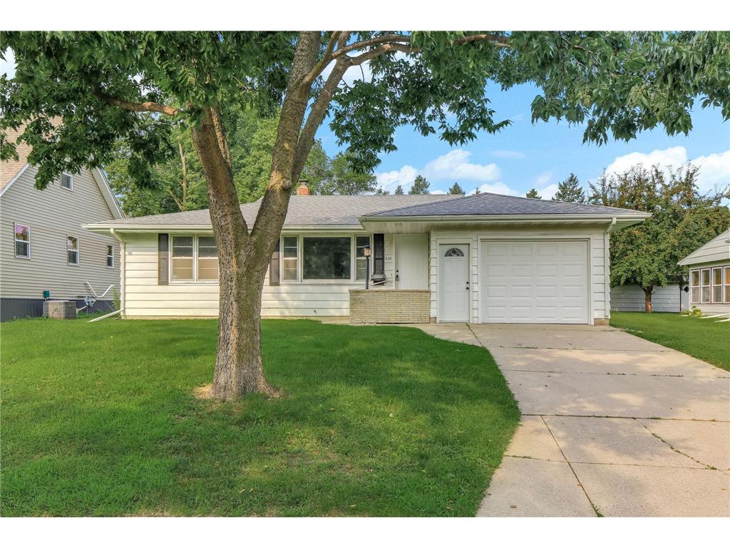 636 Oak Street NE Hutchinson MN 55350 6771267 image1