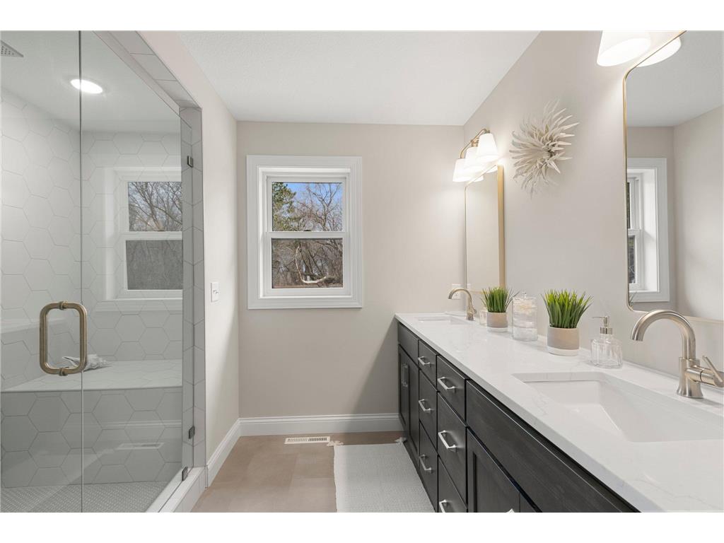 636 Parkside Court Eagan MN 55123 6532040 image16