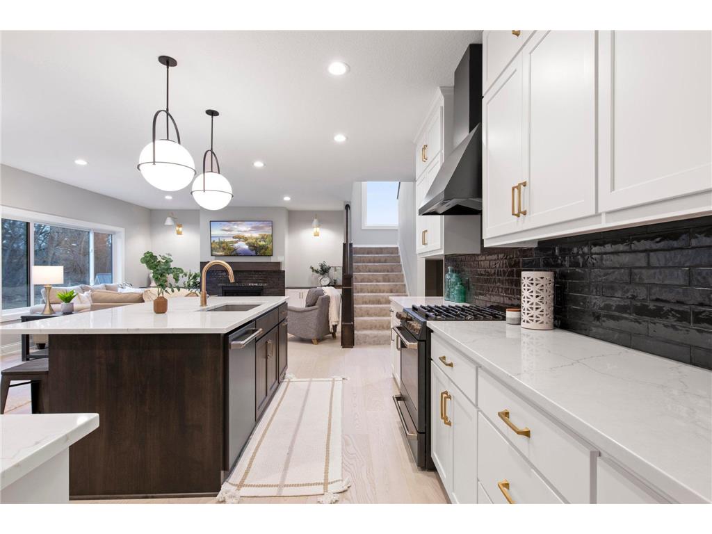 636 Parkside Court Eagan MN 55123 6532040 image3