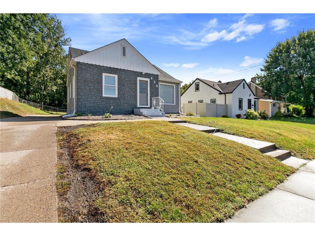 636 White Bear Avenue N Saint Paul MN 55106 6603685 image1