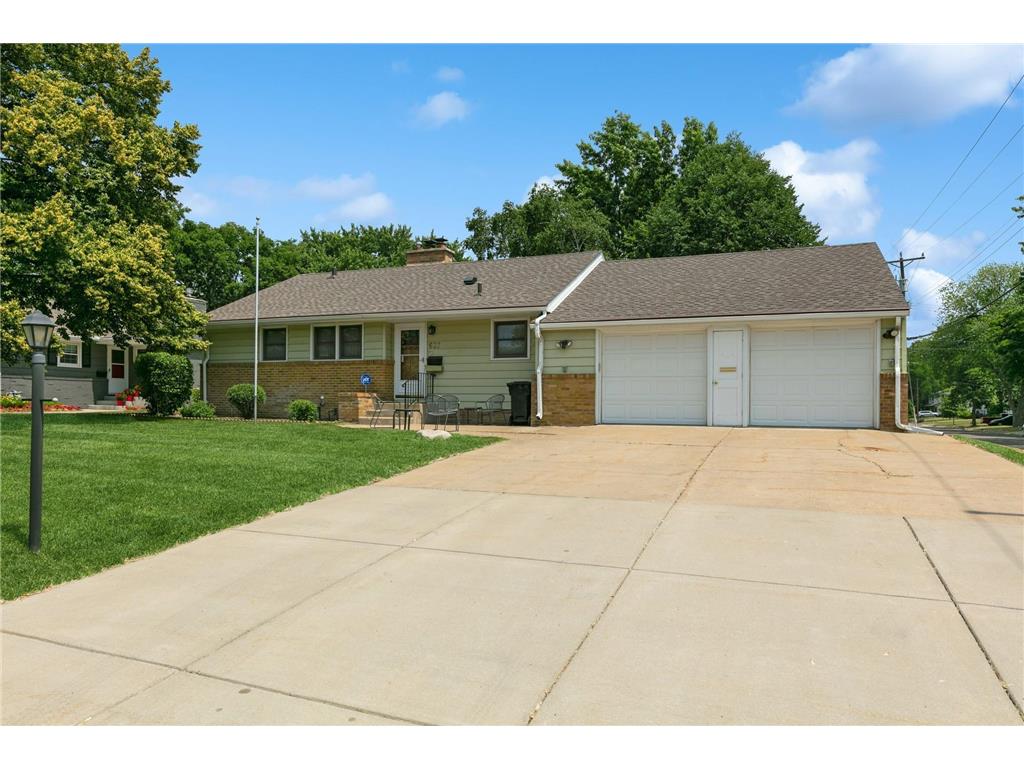 637 5th Avenue S, Hopkins, MN, 55343 MLS 6390767 Edina Realty