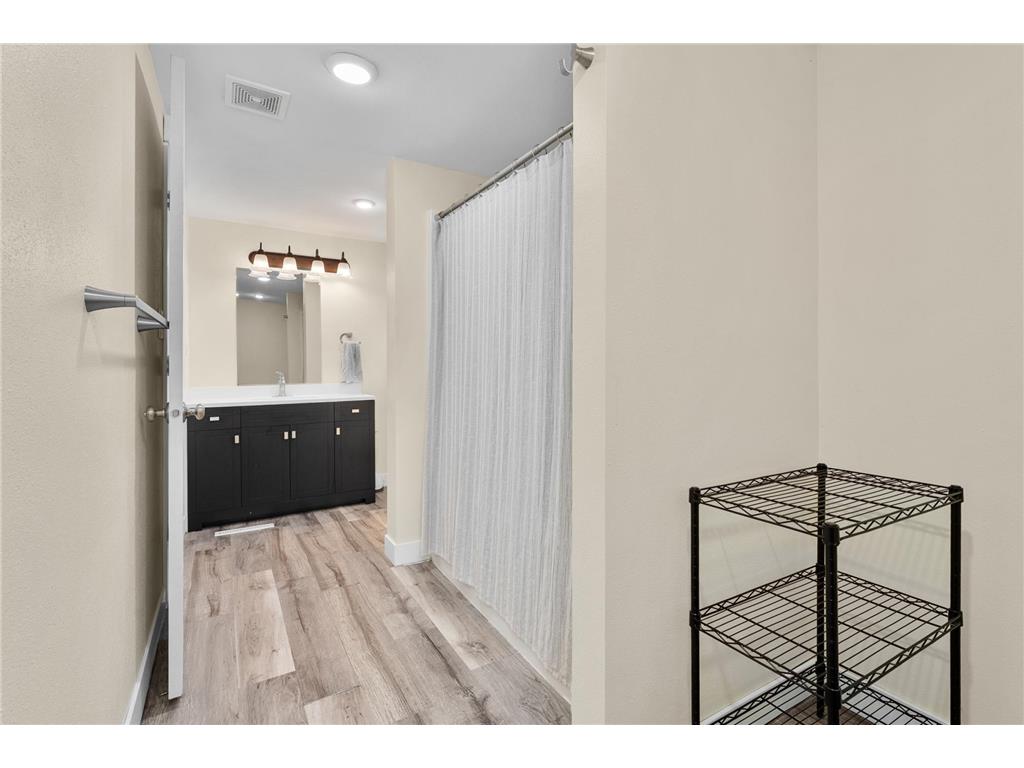 637 Lake Street Eau Claire WI 54703 7098497 image23
