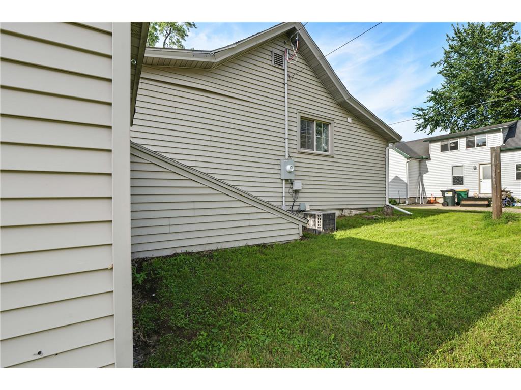 637 Lake Street Eau Claire WI 54703 7098497 image38