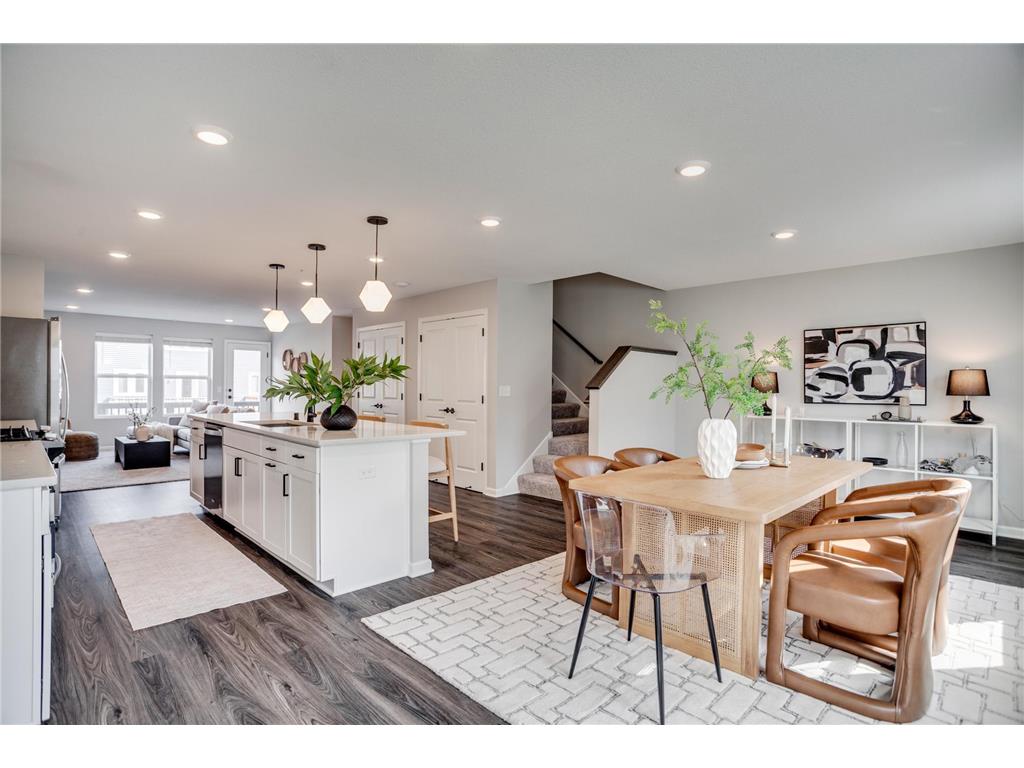 637 Village Drive New Brighton MN 55112 6551395 image1