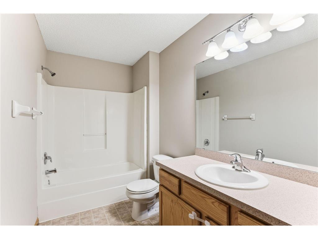 6372 13TH Street N Oakdale MN 55128 6797278 image16