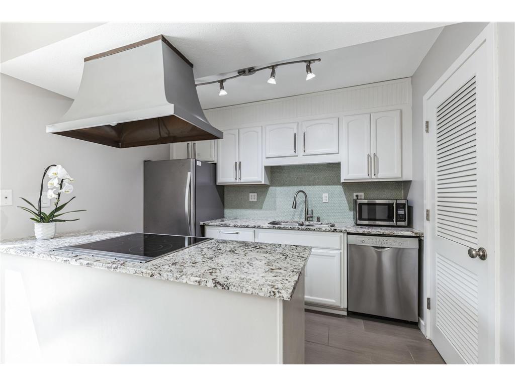 6375 Barrie Road Edina MN 55435 6536628 image1