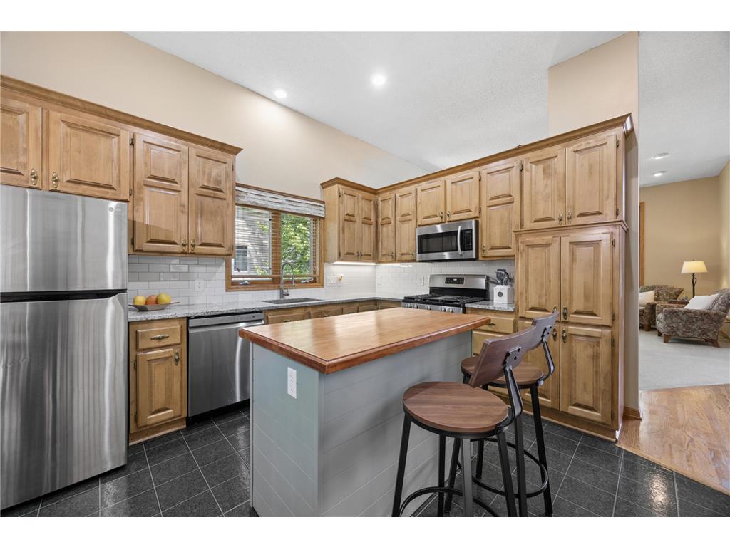 638 Oakwood Drive Shoreview MN 55126 7084271 image18
