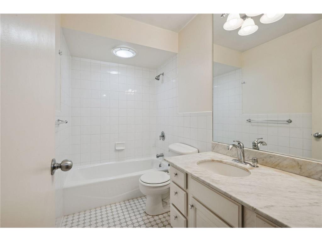 6381 Barrie Road #0120 Edina MN 55435 6820004 image25