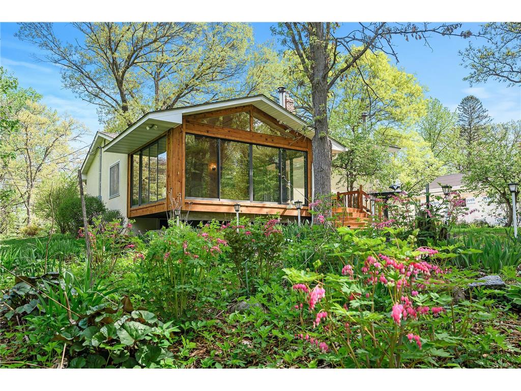 6387 25th Street N, Oakdale, MN 55128 MLS 6413648 Edina Realty