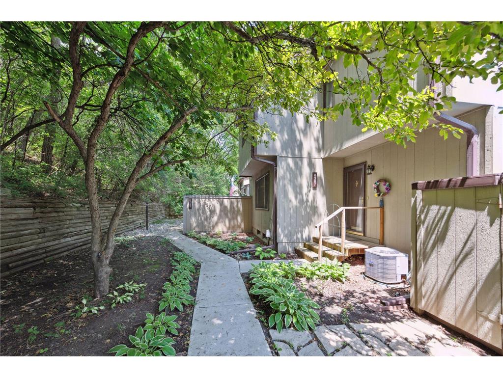 6387 Saint Johns Drive Eden Prairie MN 55346 6383275 image1