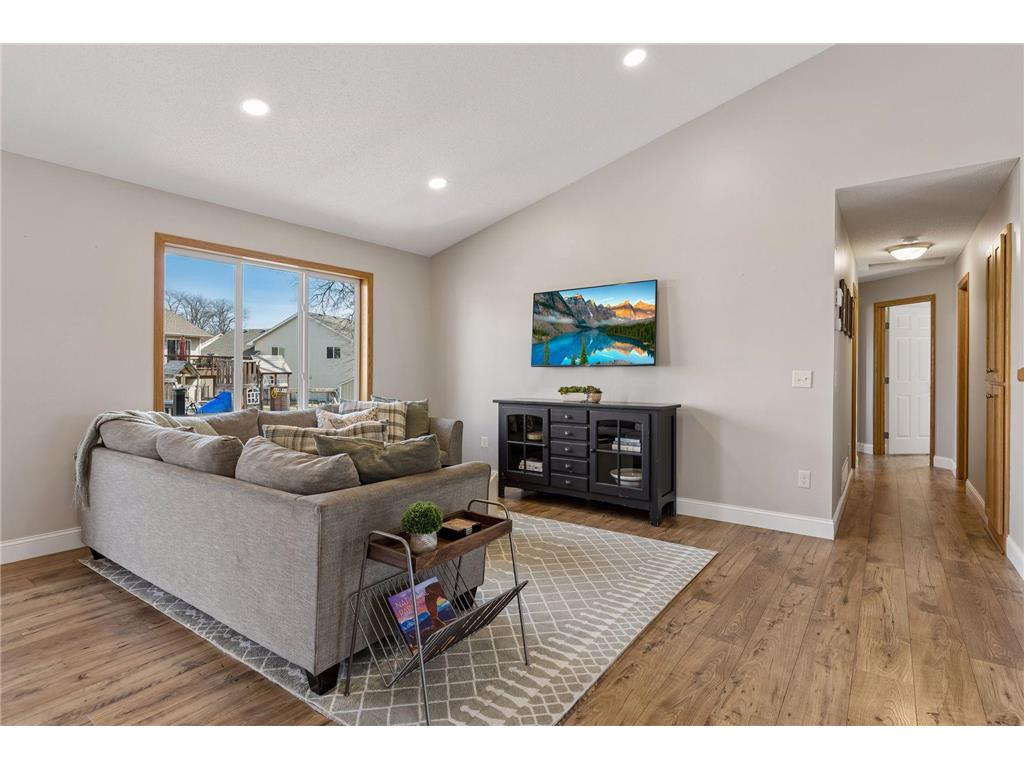 639 129th Avenue NE Blaine MN 55434 7046150 image12