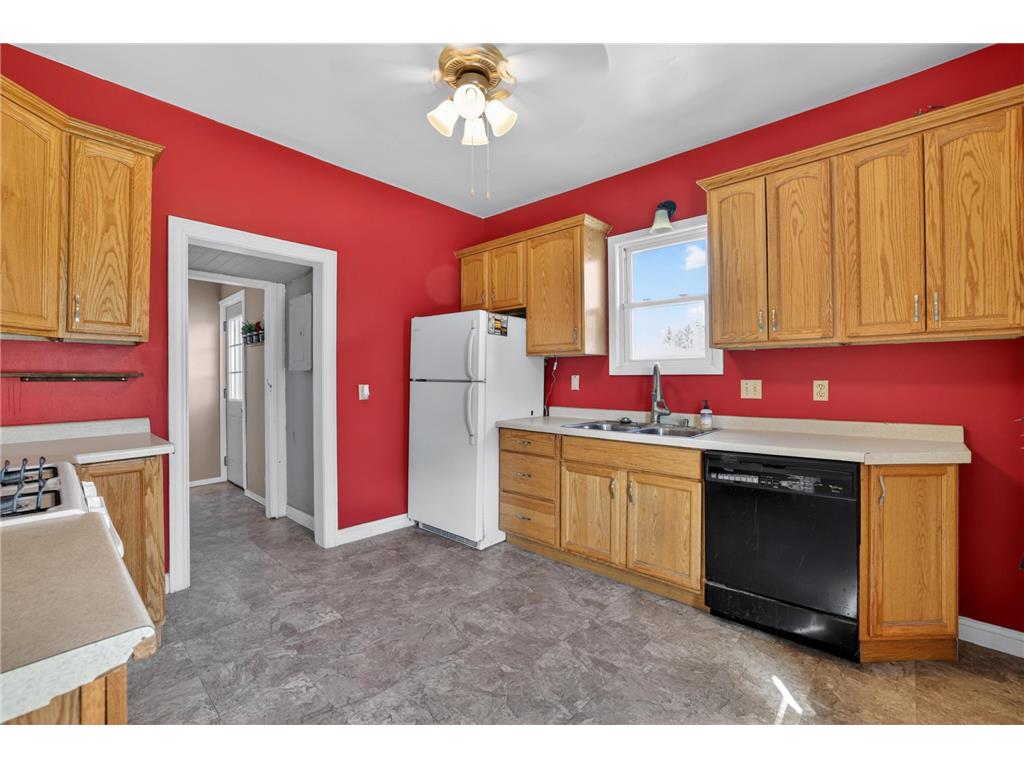 640 2nd Avenue NW Plainview MN 55964 7054474 image10