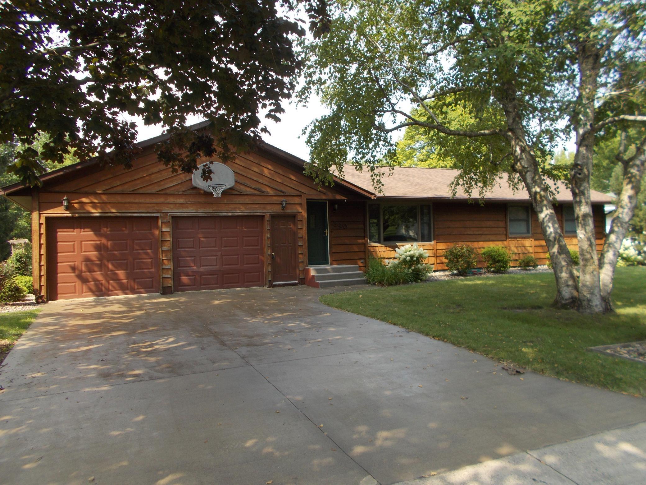 640 W Crest Lane, Ellsworth, WI 54011 MLS 6082974 Edina Realty