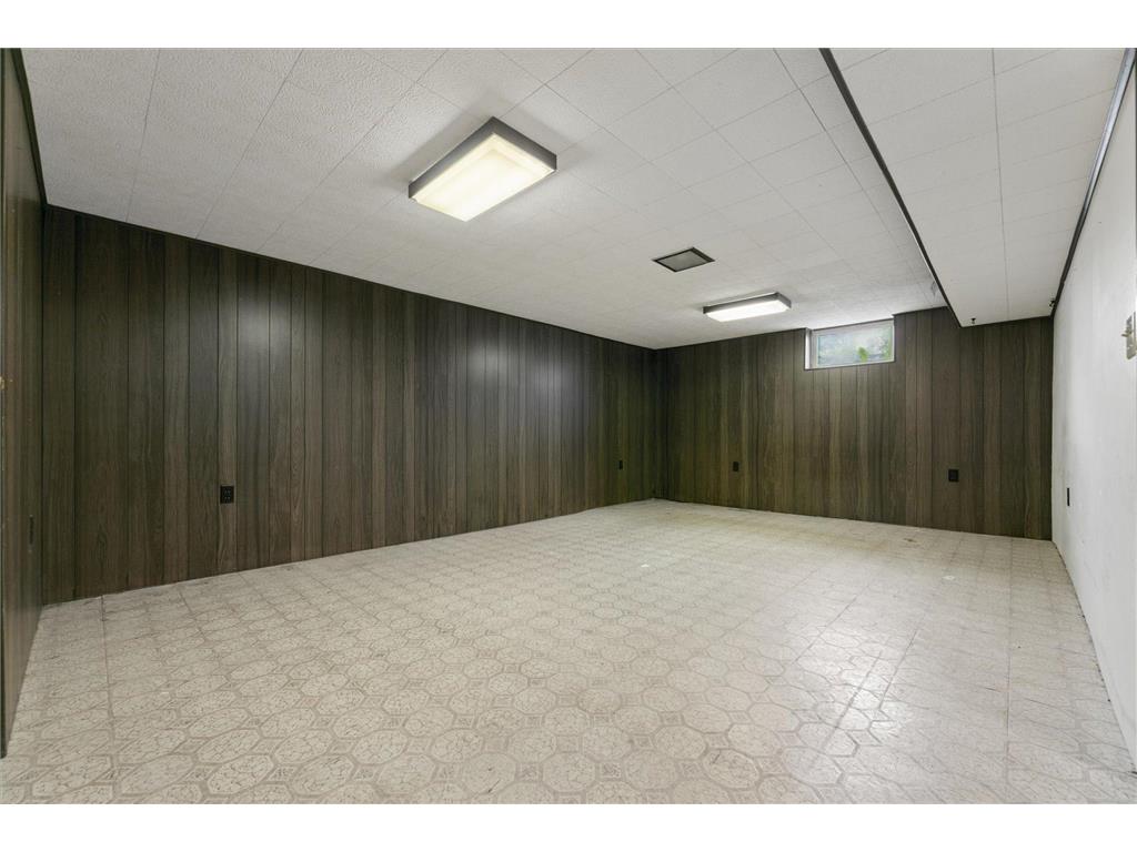 6400 Perry Avenue N Brooklyn Center MN 55429 7106216 image16
