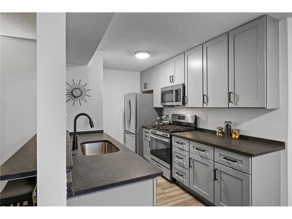 6402 84th Court N #11B Brooklyn Park MN 55445 6416170 image1