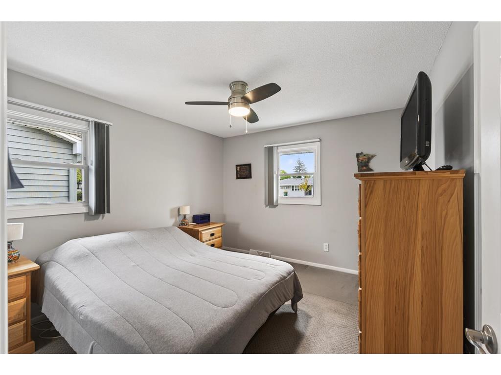6407 Major Avenue N Brooklyn Center MN 55429 7070025 image12