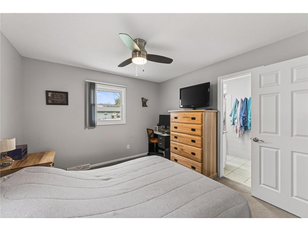 6407 Major Avenue N Brooklyn Center MN 55429 7070025 image13