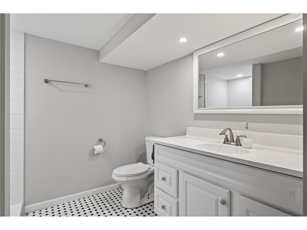 6407 Major Avenue N Brooklyn Center MN 55429 7070025 image15