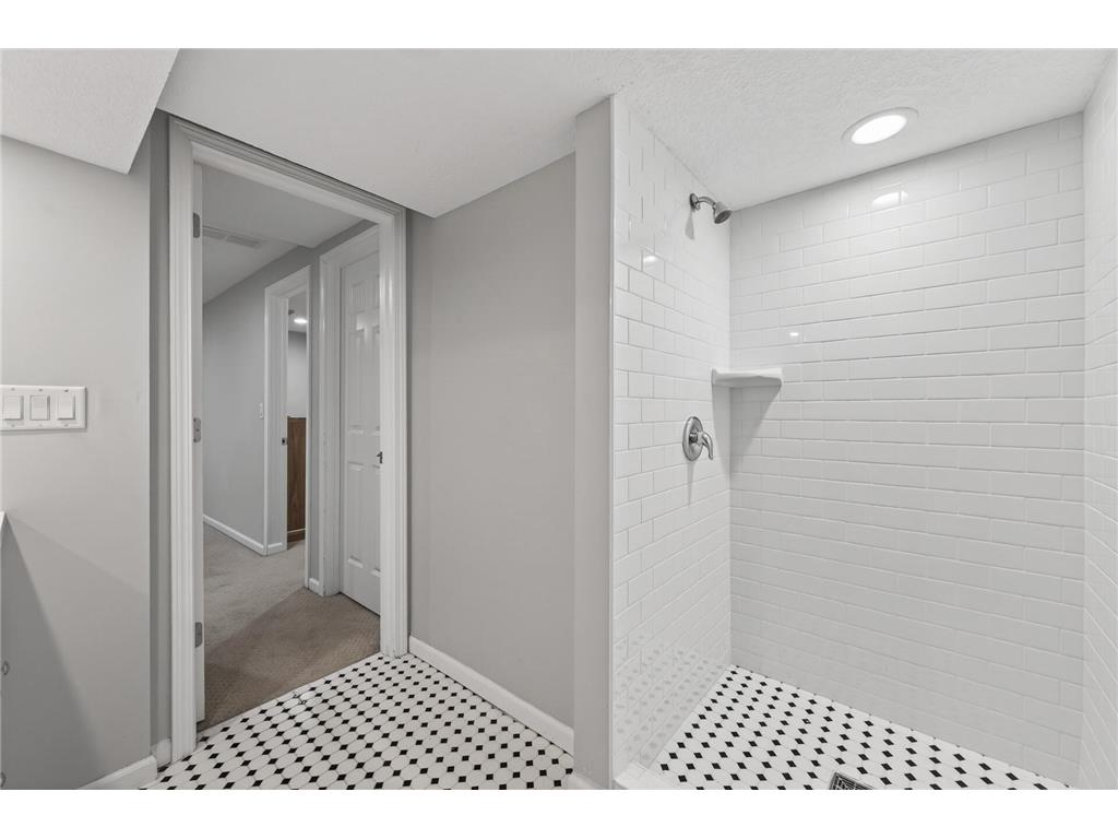 6407 Major Avenue N Brooklyn Center MN 55429 7070025 image16