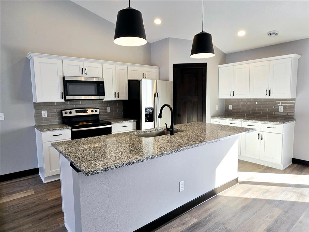 641 3rd Street E Gaylord MN 55334 7048838 image2