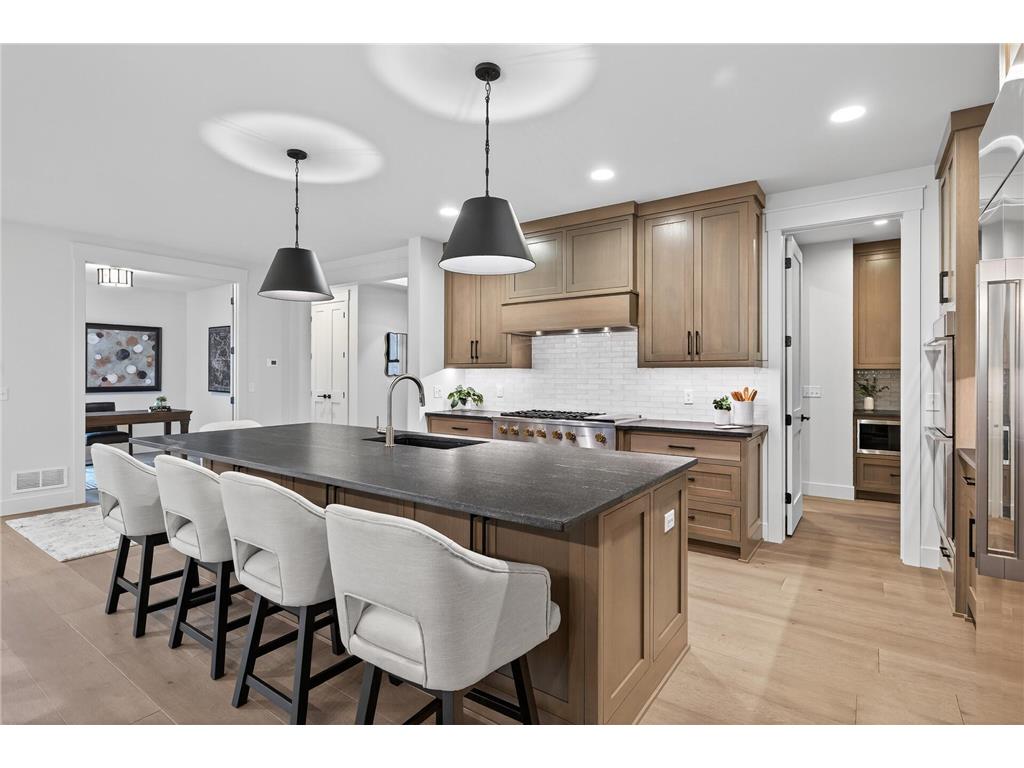 641 Park Street E Wayzata MN 55391 6813056 image30