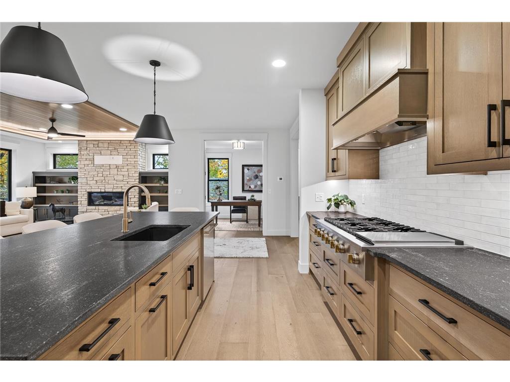 641 Park Street E Wayzata MN 55391 6813056 image32