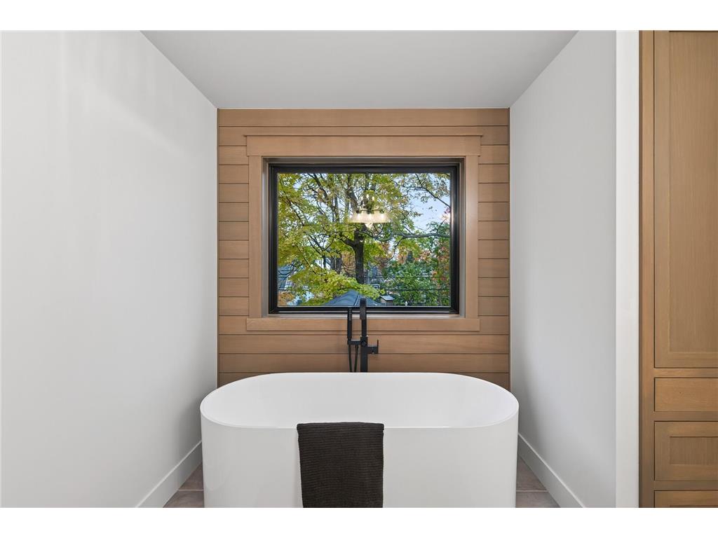 641 Park Street E Wayzata MN 55391 6813056 image58