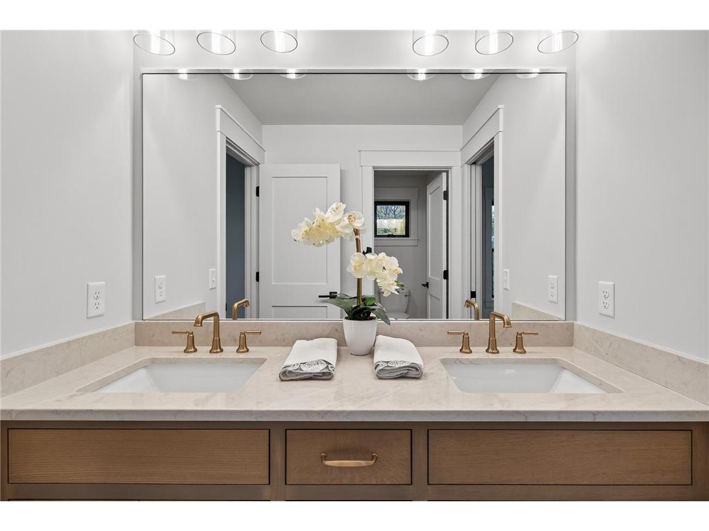 641 Park Street E Wayzata MN 55391 6813056 image70