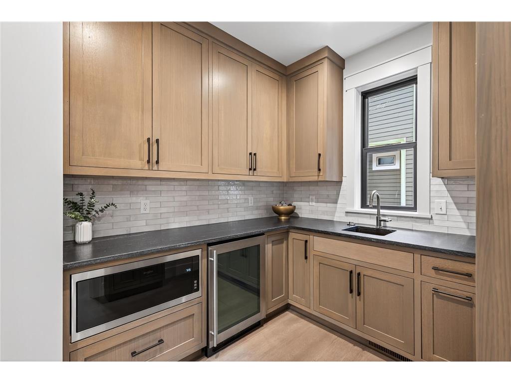 641 Park Street E Wayzata MN 55391 6813056 image92