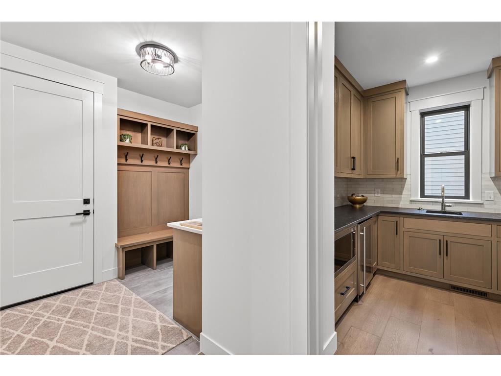 641 Park Street E Wayzata MN 55391 6813056 image94