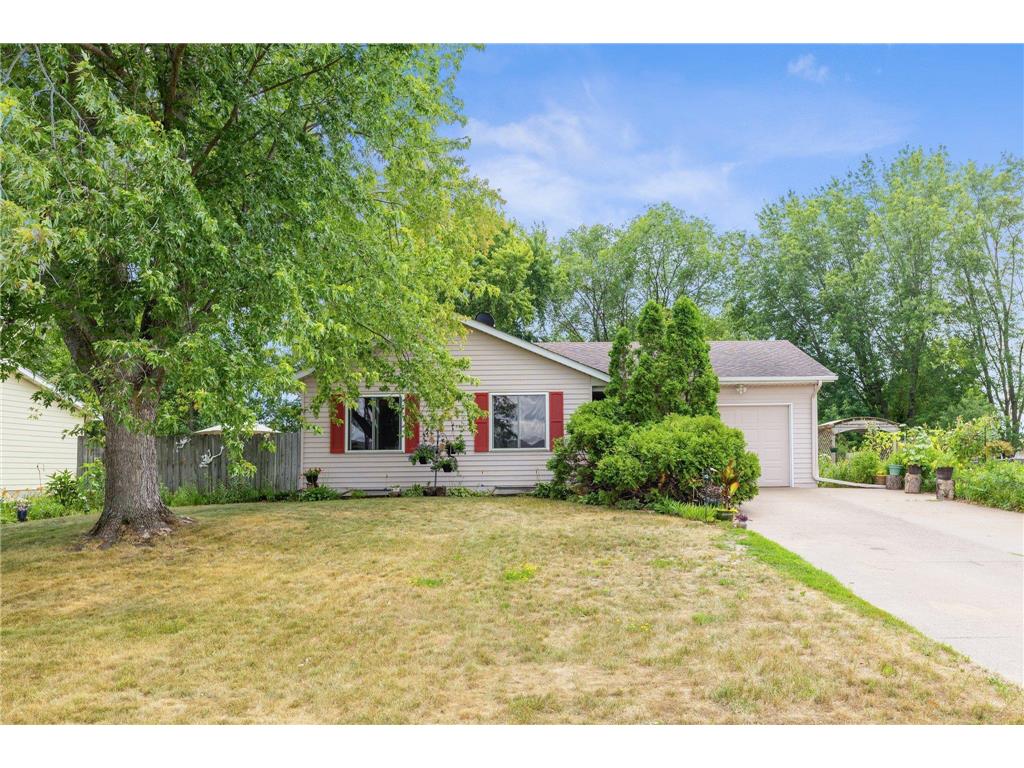 6411 Birch Street North Branch MN 55056 6403738 image1