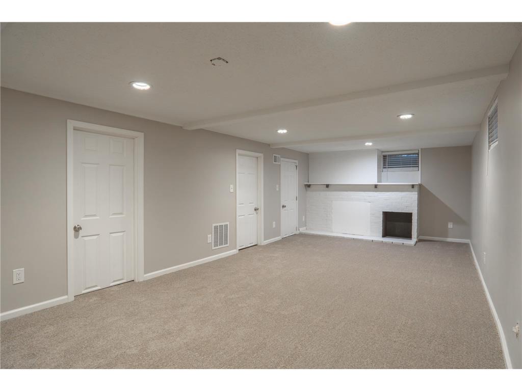 6418 Knoll St N Golden Valley MN 55427 7109289 image17
