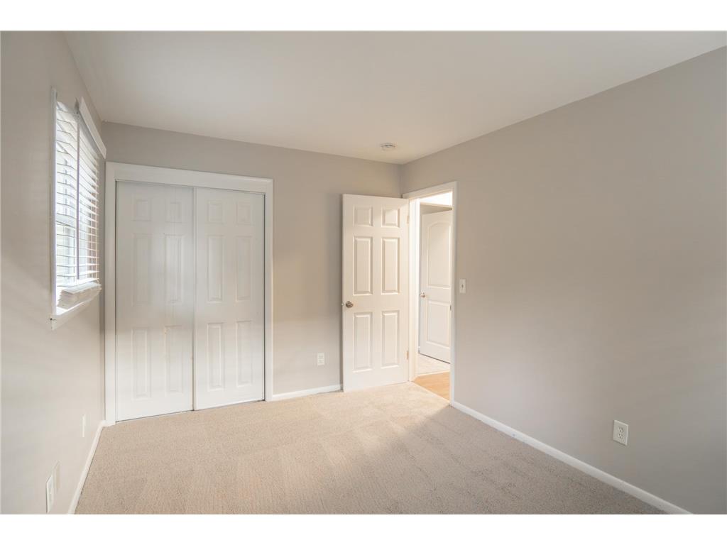 6418 Knoll Street N Golden Valley MN 55427 7018469 image11